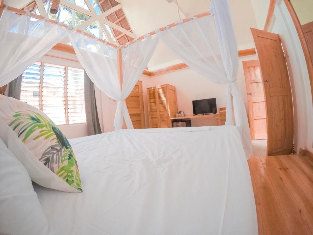 Bermuda Triangle Resort 3*